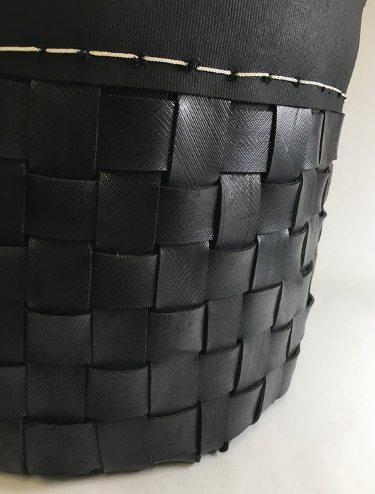 Upcycling-Holzkorb aus recycelten & geflochtenen Reifen/Gummi 42cm