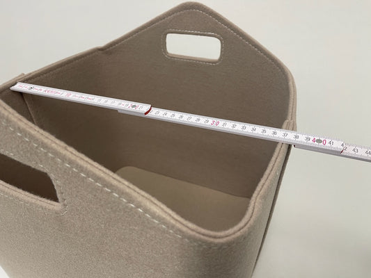 Hochwertiger Kaminholzkorb aus beige-farbenen Filz