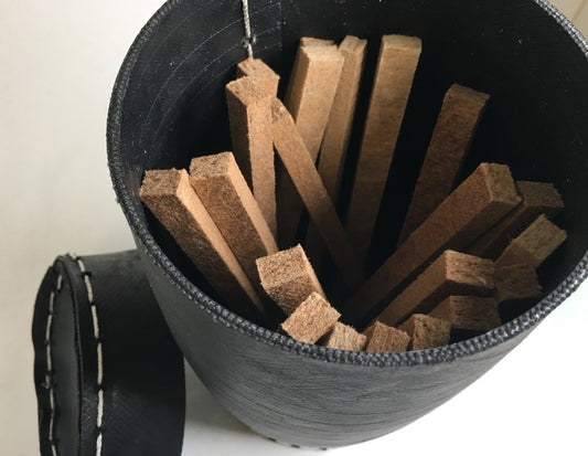 Upcycling-Box aus recyceltem Reifen als Aufbewahrung für Kaminanzünder 30cm