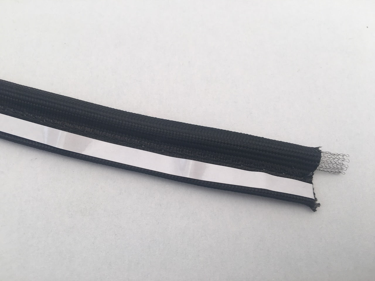 Selbstklebende schwarze Profildichtung 18 x 6 mm Dichtschnur