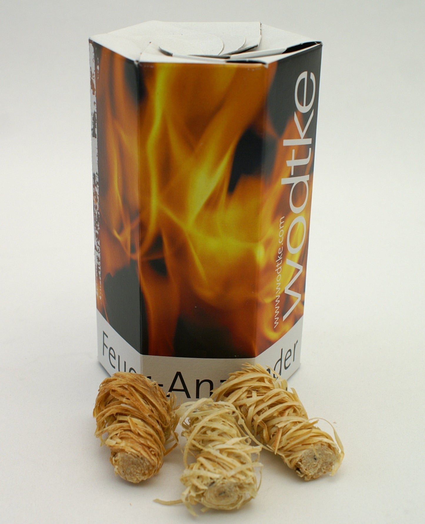 Kaminanzünder aus Holzwolle 4er Pack Schmuckkartons