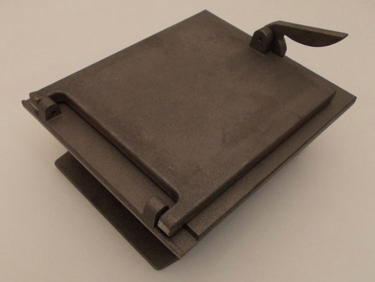 Kachelofentür 22x27cm mit Hakenverschluss aus Guss