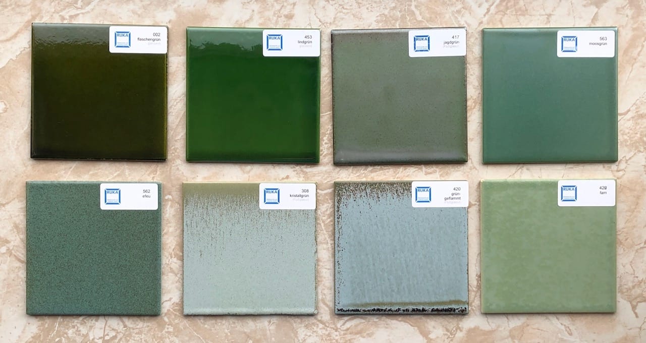 Reinigungskachel lindgrün Putzdeckel für Kachelofen rund 15 cm