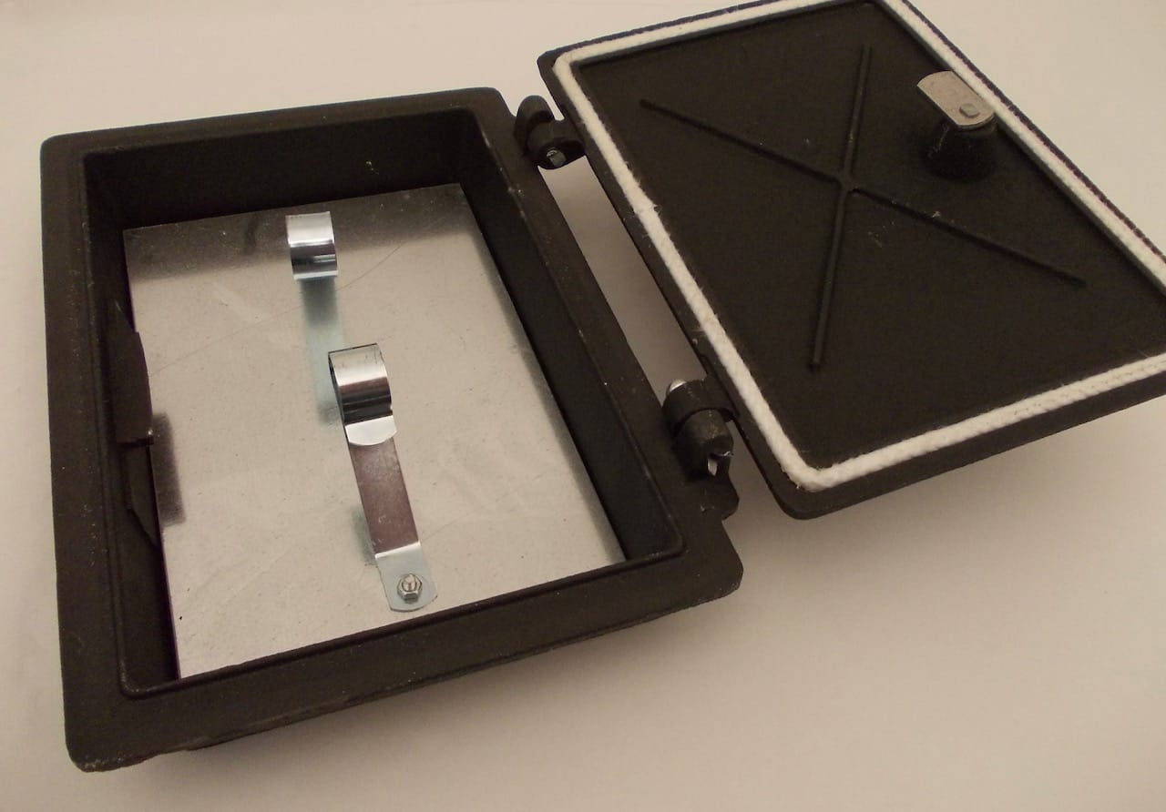 Schornsteinklappe 18x26cm Schornsteintür aus Guss