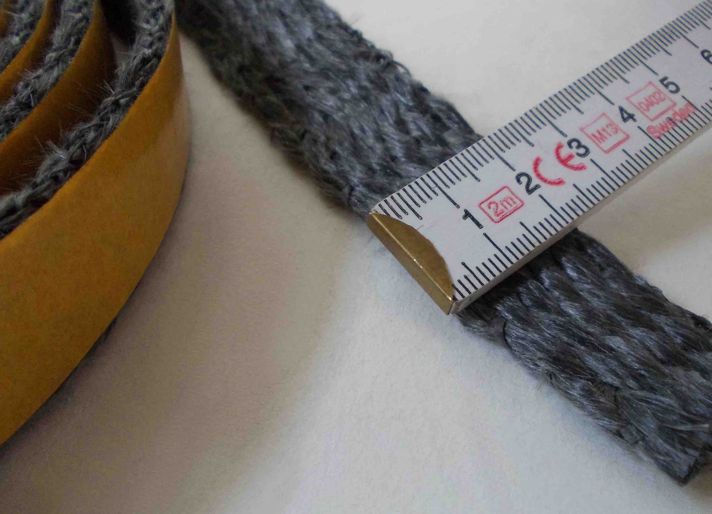 Selbstklebende schwarze Flachdichtung 20x3,5mm Dichtschnur für Spartherm Kamine