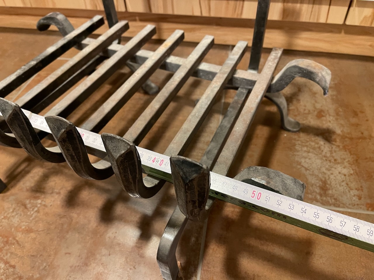 Feuerrost Feuerkorb 41 x 55 cm für einseitige/mehrseitige offene Feuerstätte/ Grill