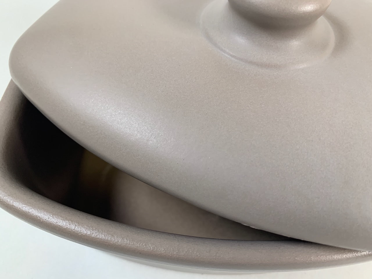 Handgefertigte Bratapfel Backform aus Keramik GRAU