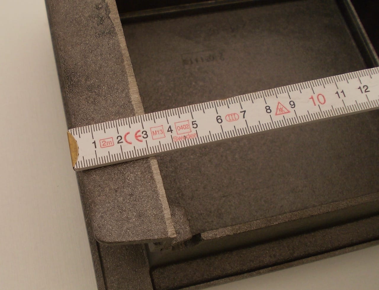 Kachelofentür 22x27cm mit Hakenverschluss aus Guss